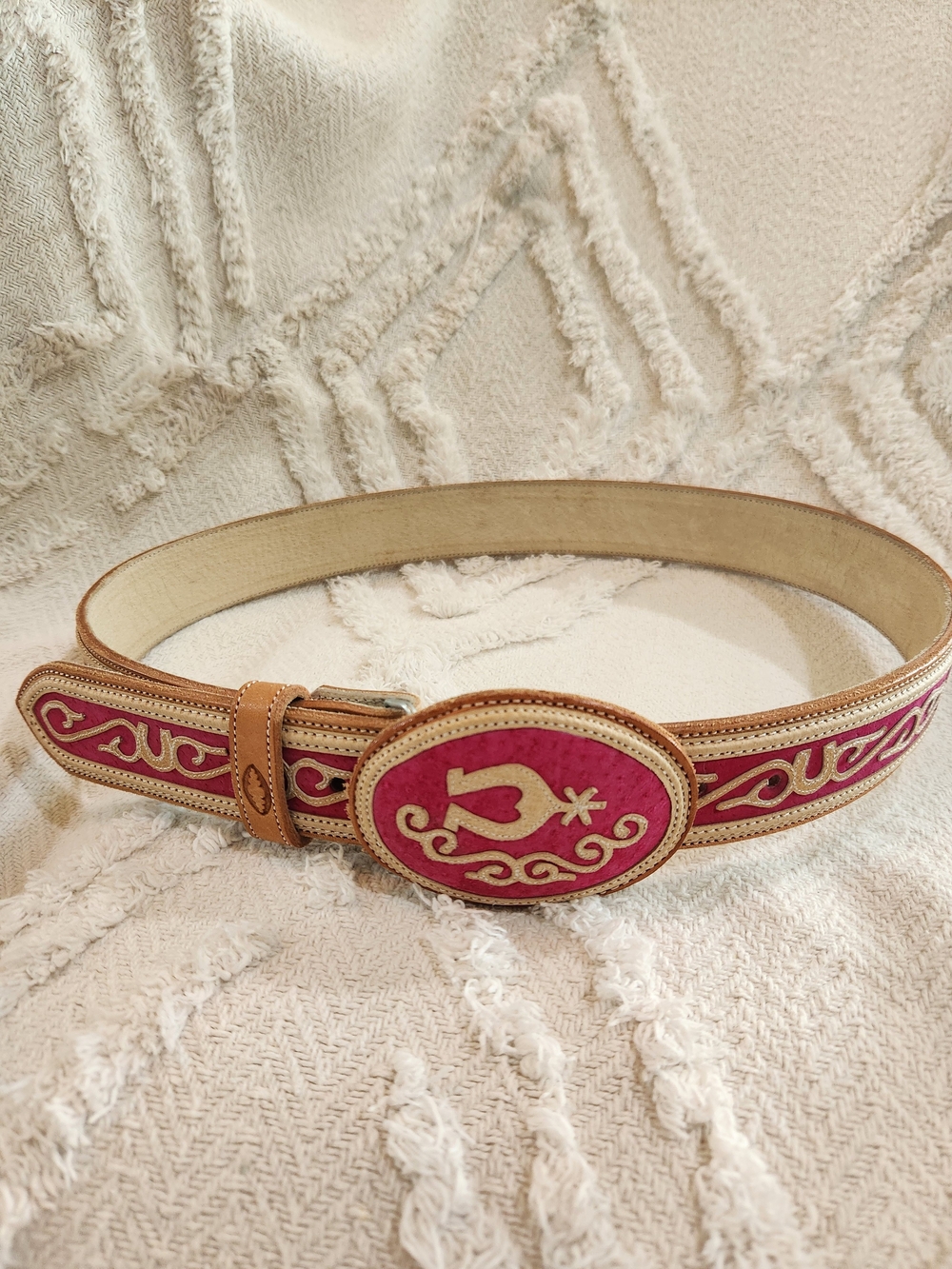 Pink Embroidered Leather Women's Belt with Decorative Oval Buckle